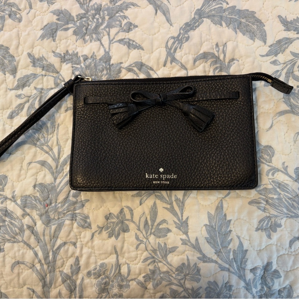 kate spade ♠️ black pebbled leather wristlet with bow tassels ♠️